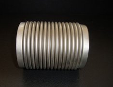 燃气不锈钢金属波纹管和橡胶管使用对比性能势